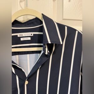 Zara Men's Dark Blue and White Striped Shirt